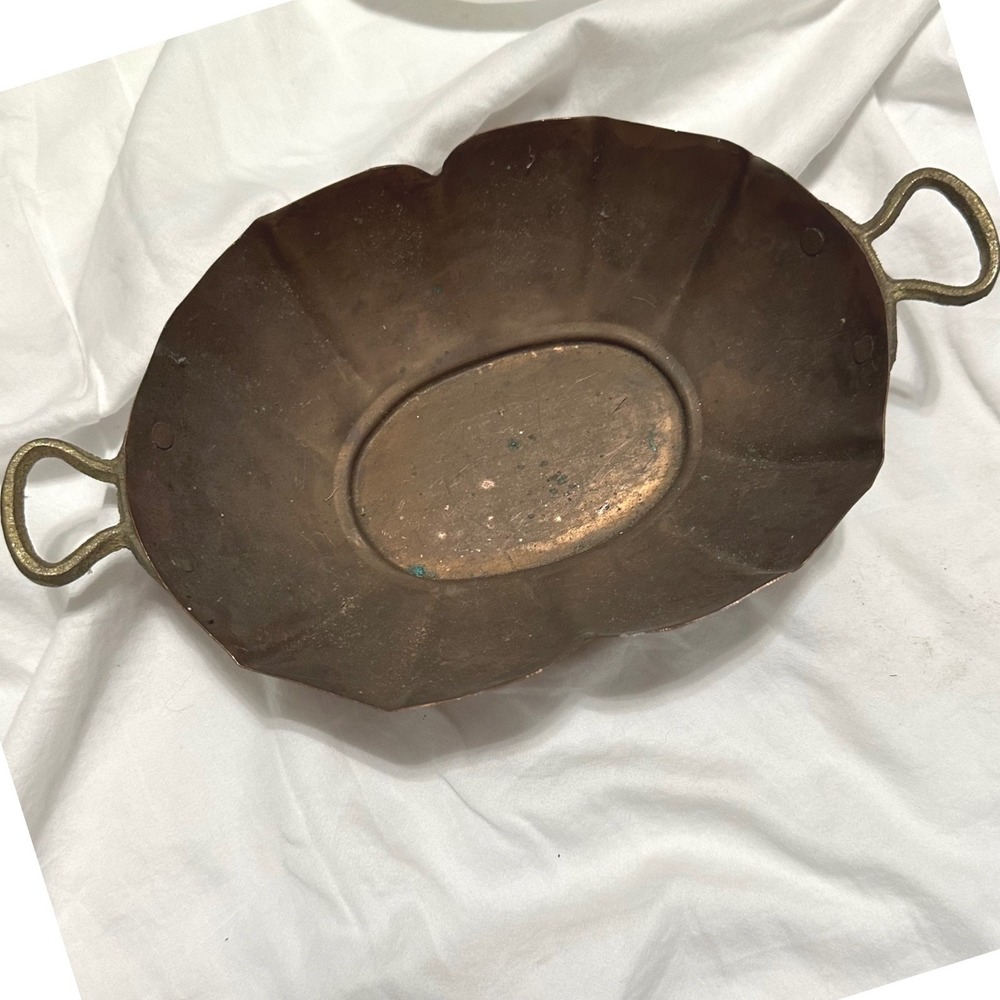 Vintage Copper Scalloped Bowl Dish Brown Good Brass Handles Rustic Decor Pantina